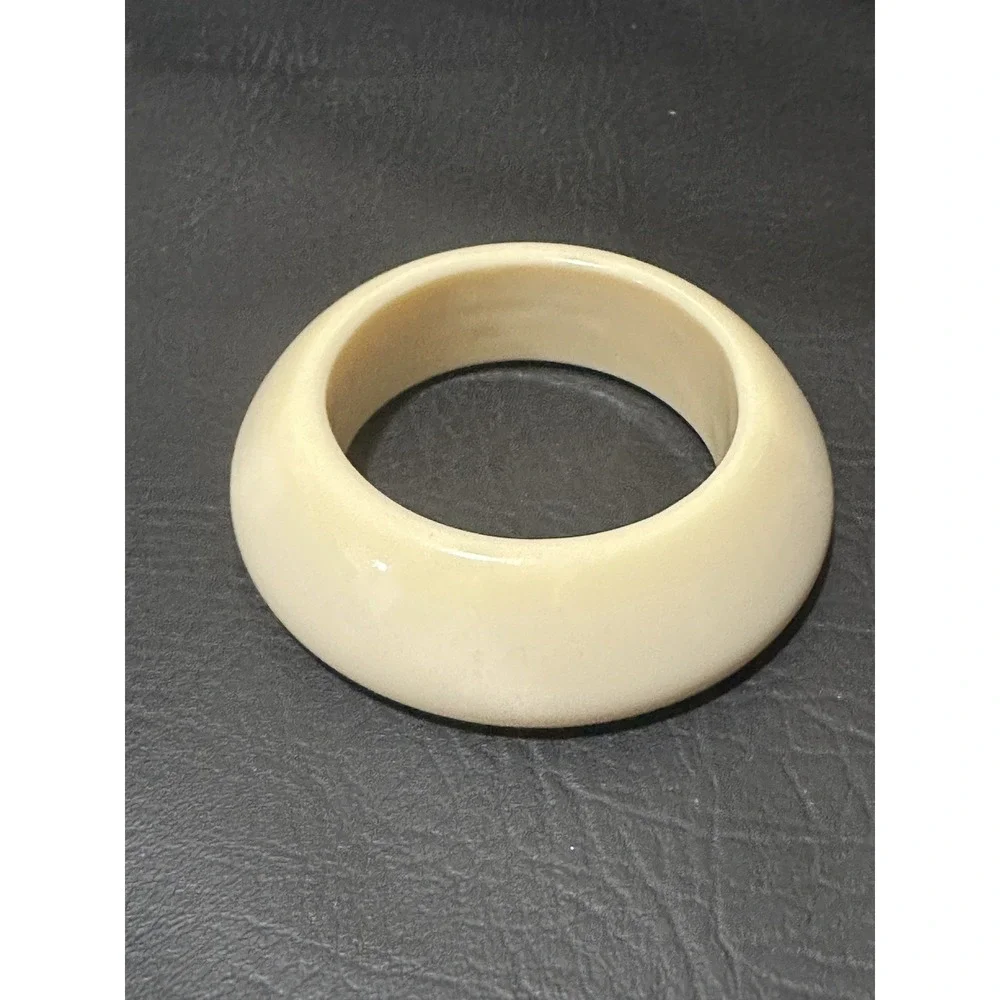 Vintage Cream Lucite Bangle‎ Bracelet Black Polka Dot Retro Chuncky Heavy READ